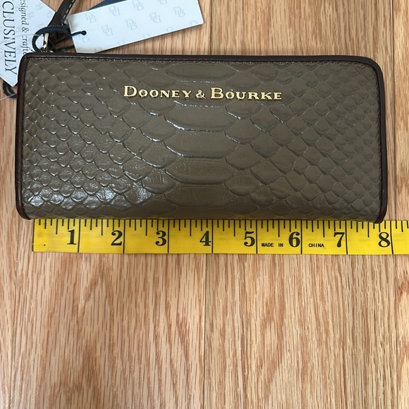 New! Dooney & Bourke embossed leather mushroom color Wallet. - Picture 8 of 10
